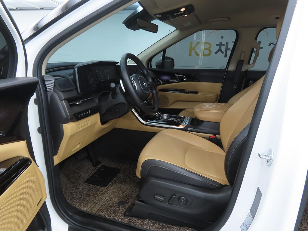 KIA Carnival - Vista 5
