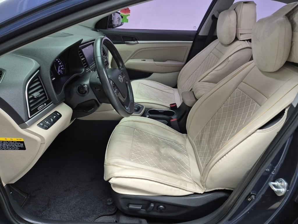 HYUNDAI Avante - Vista 11