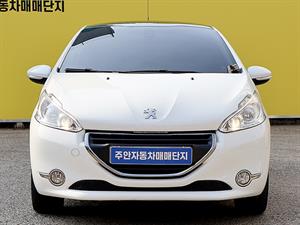 Peugeot 208 - Vista 2