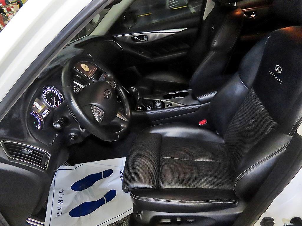 Infiniti Q - Vista 6