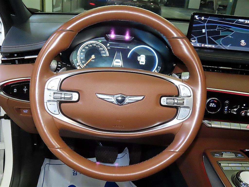 Genesis GV70 - Vista 8