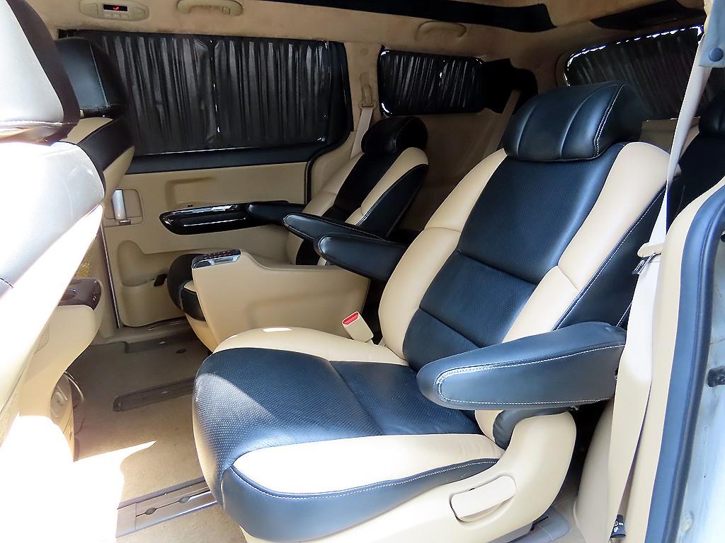 KIA Carnival - Vista 6