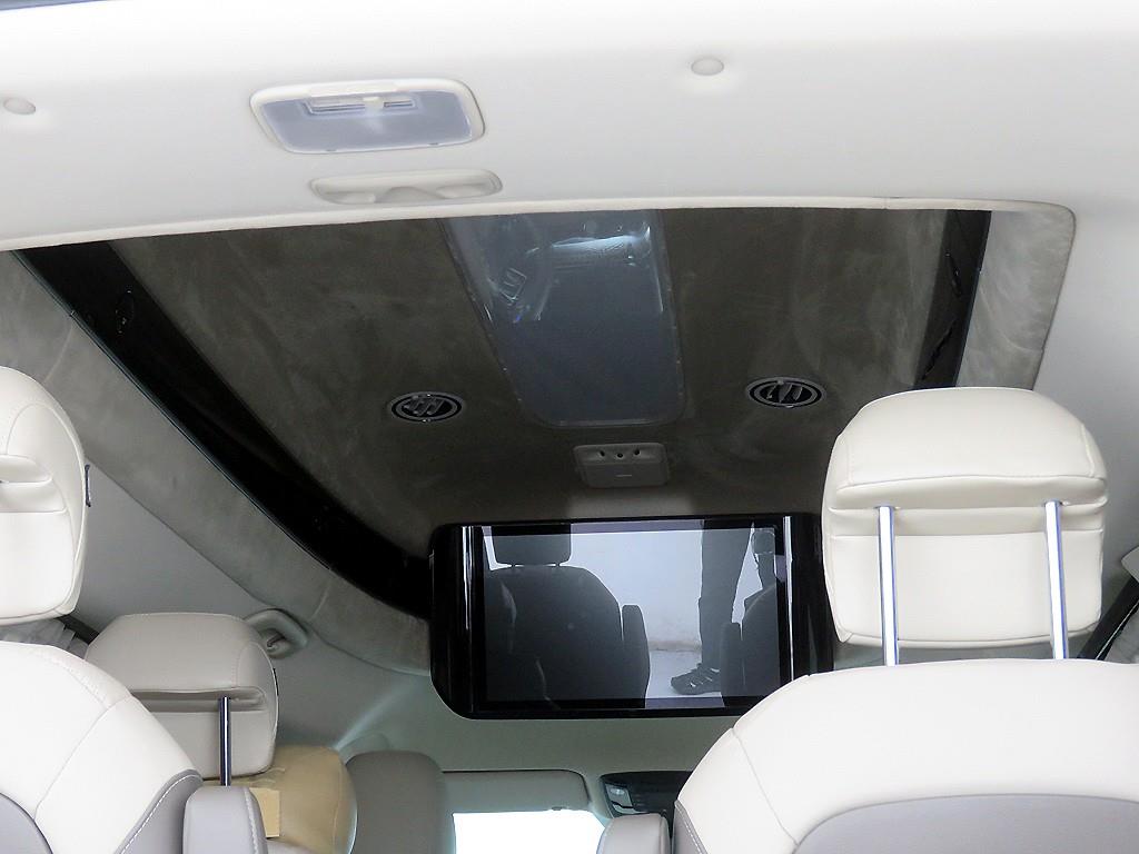 KIA Carnival - Vista 10