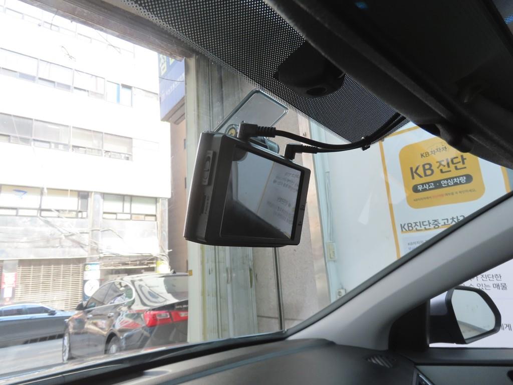 HYUNDAI Sonata - Vista 12