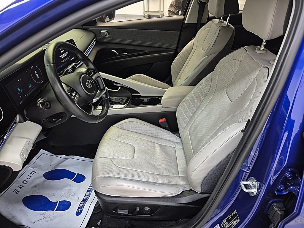 HYUNDAI Avante - Vista 11