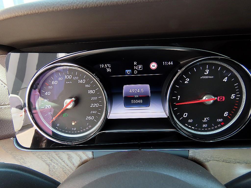 Mercedes Benz E class - Vista 10