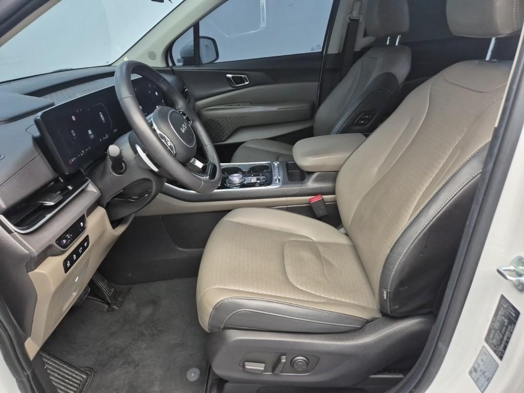 KIA Carnival - Vista 11