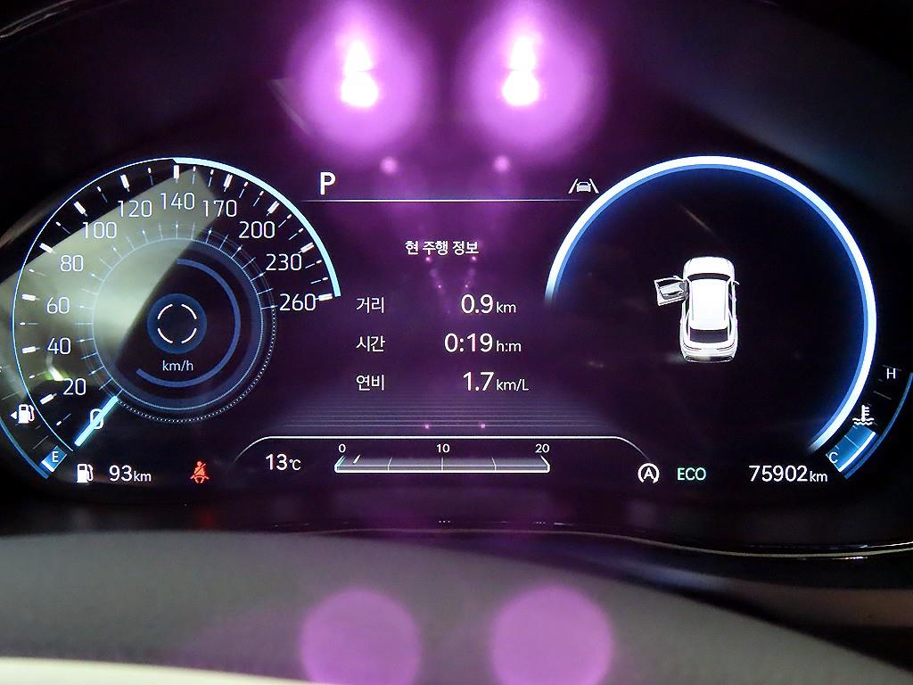 Genesis GV70 - Vista 9