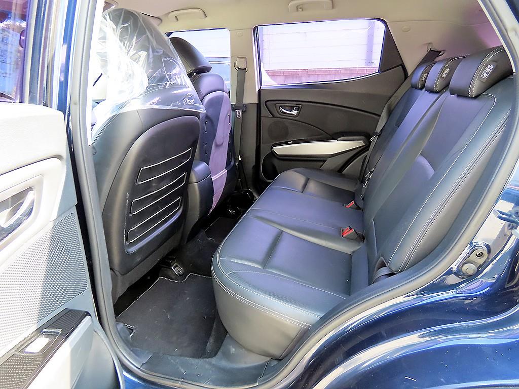 Ssangyong Tivoli - Vista 6