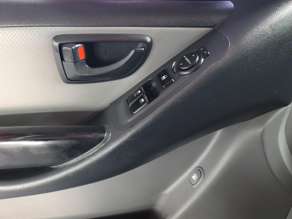 HYUNDAI Starex - Vista 11