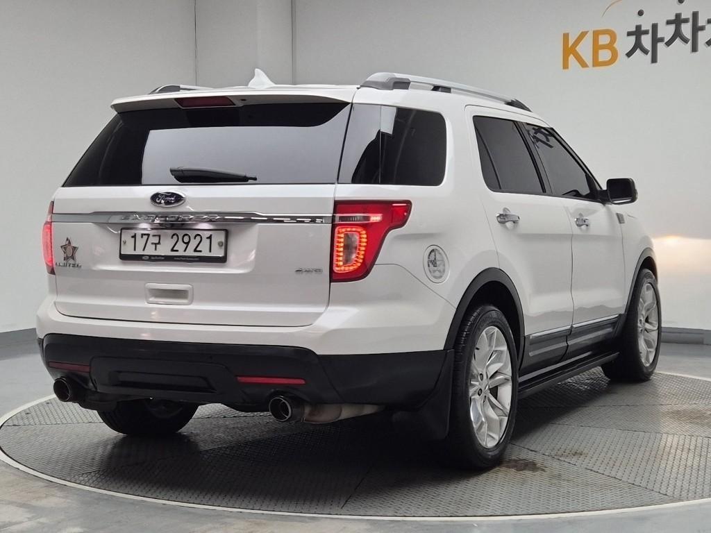 Ford Explorer - Vista 4