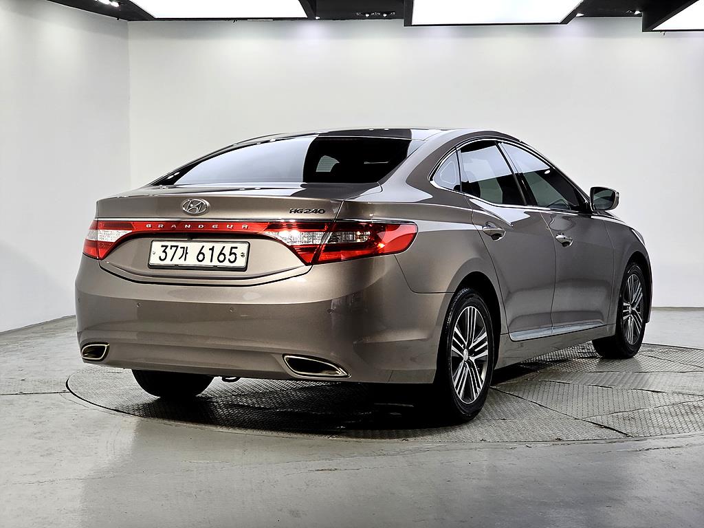 HYUNDAI Grandeur - Vista 4