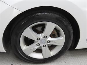 HYUNDAI Avante - Vista 10