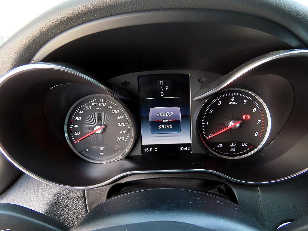 Mercedes Benz C Class - Vista 9