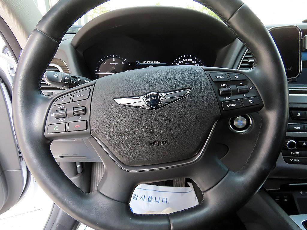 Genesis G80 - Vista 8