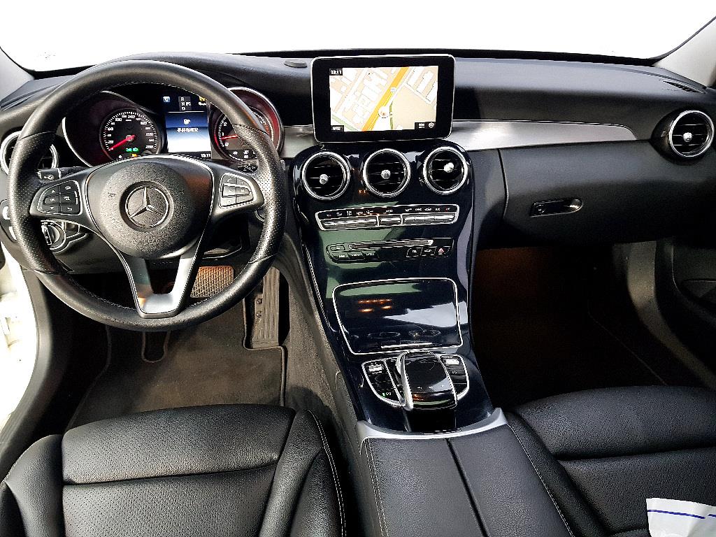 Mercedes Benz C Class - Vista 5