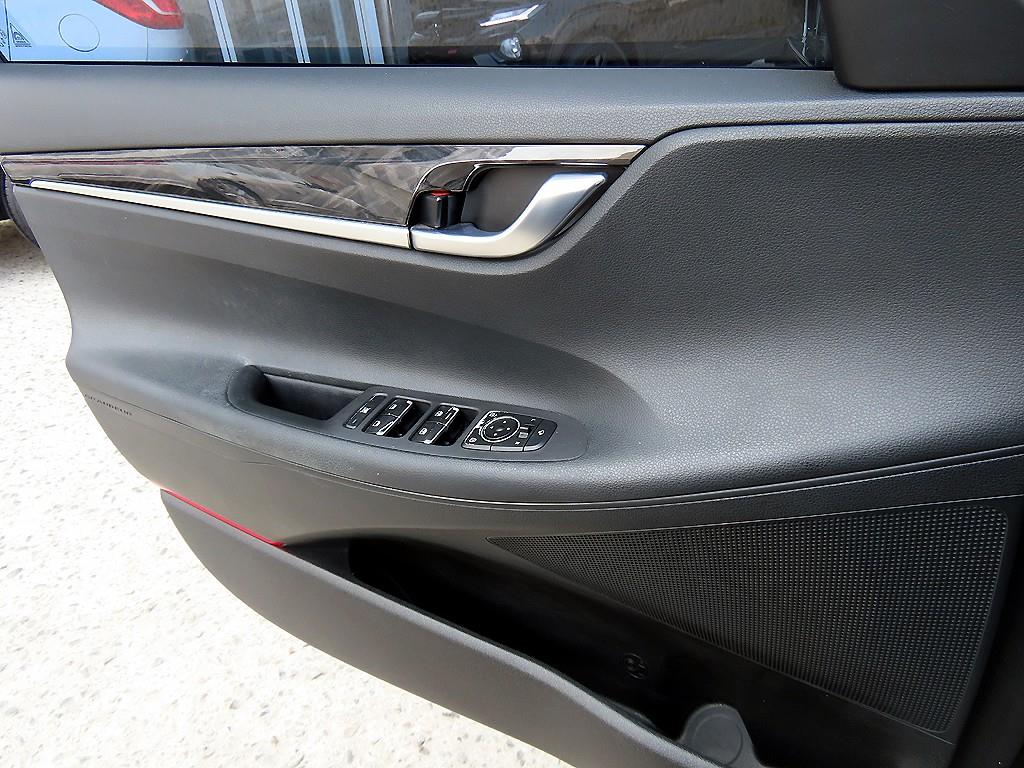 HYUNDAI Grandeur - Vista 11