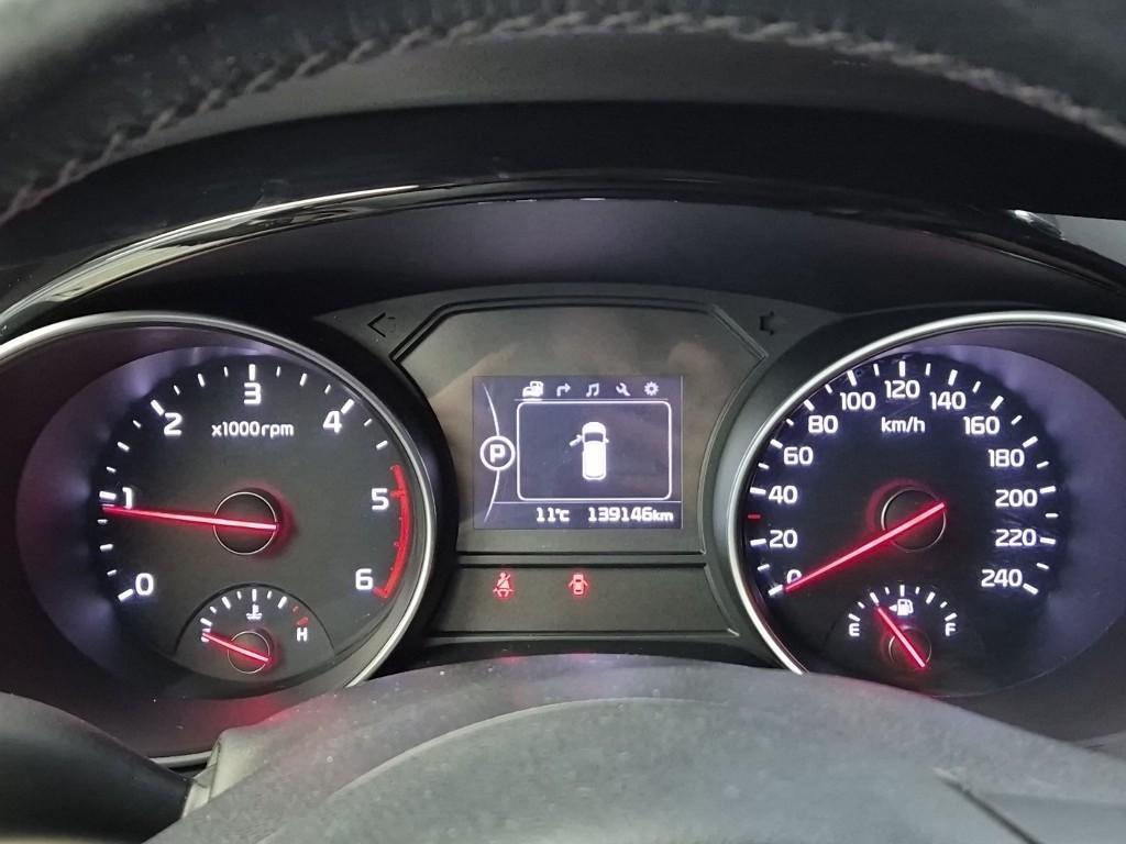 KIA Carnival - Vista 6