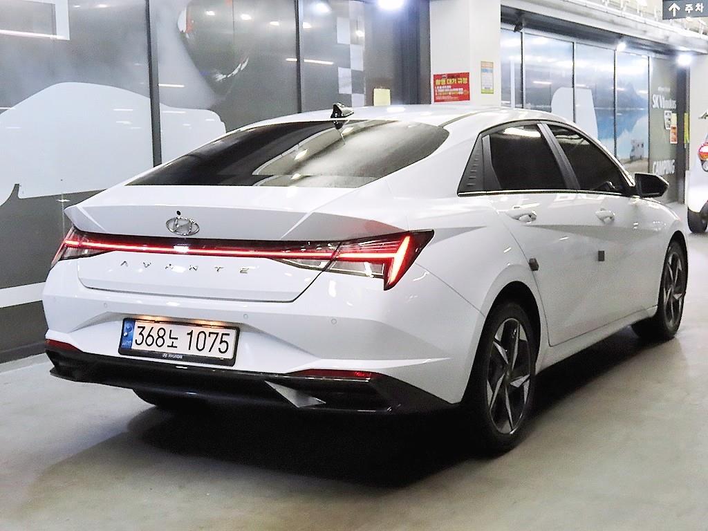 HYUNDAI Avante - Vista 4