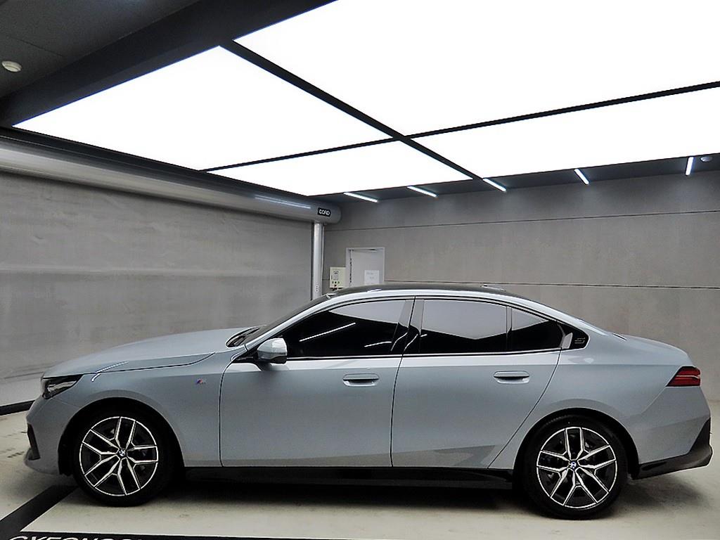 BMW 5 Series - Vista 4