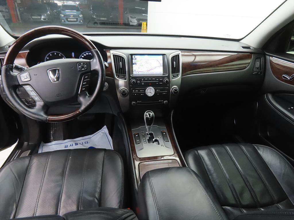 HYUNDAI Equus - Vista 7