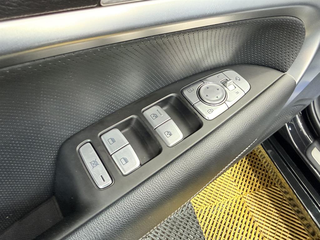 Genesis G70 - Vista 9