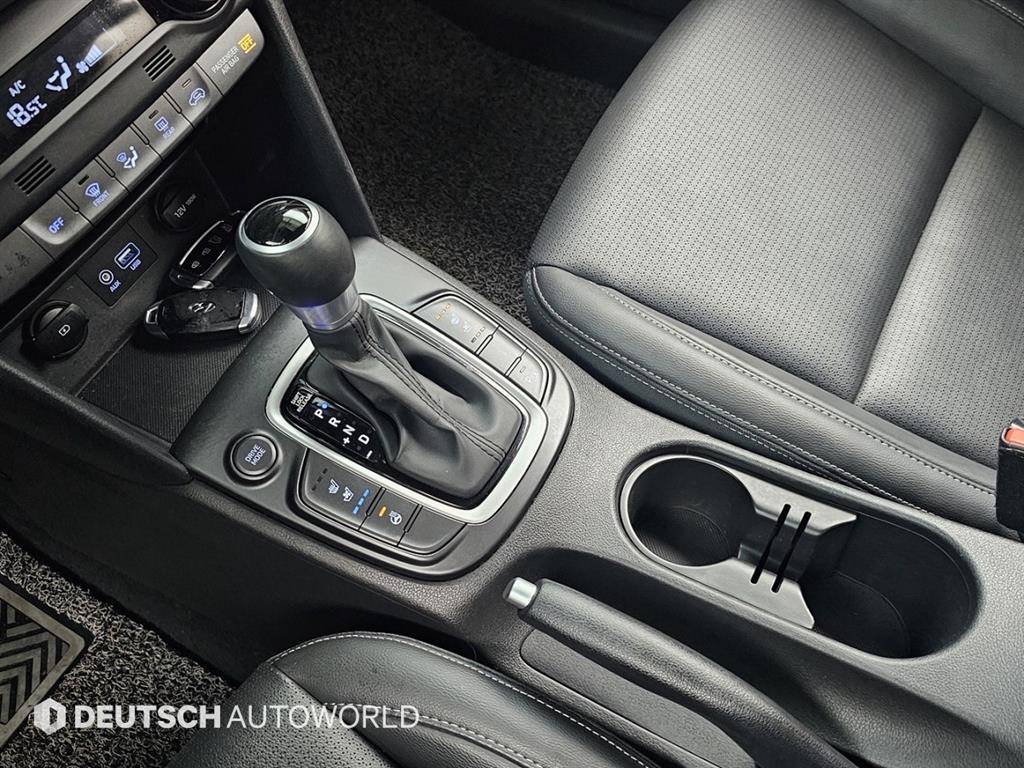 HYUNDAI Kona - Vista 9