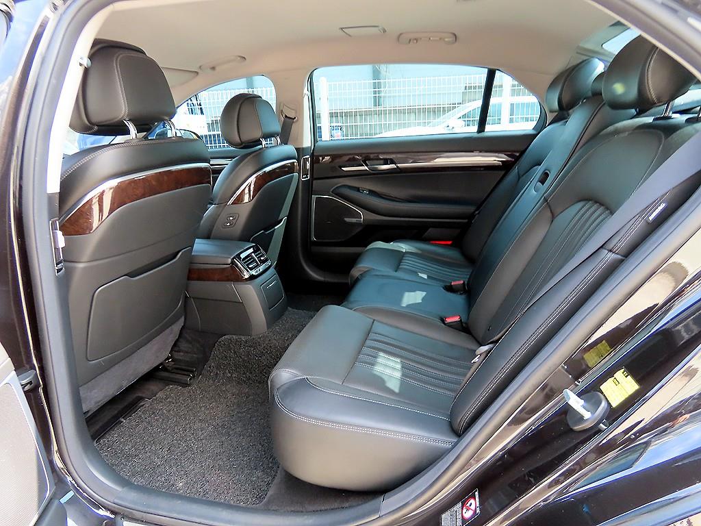 Genesis EQ900 - Vista 6