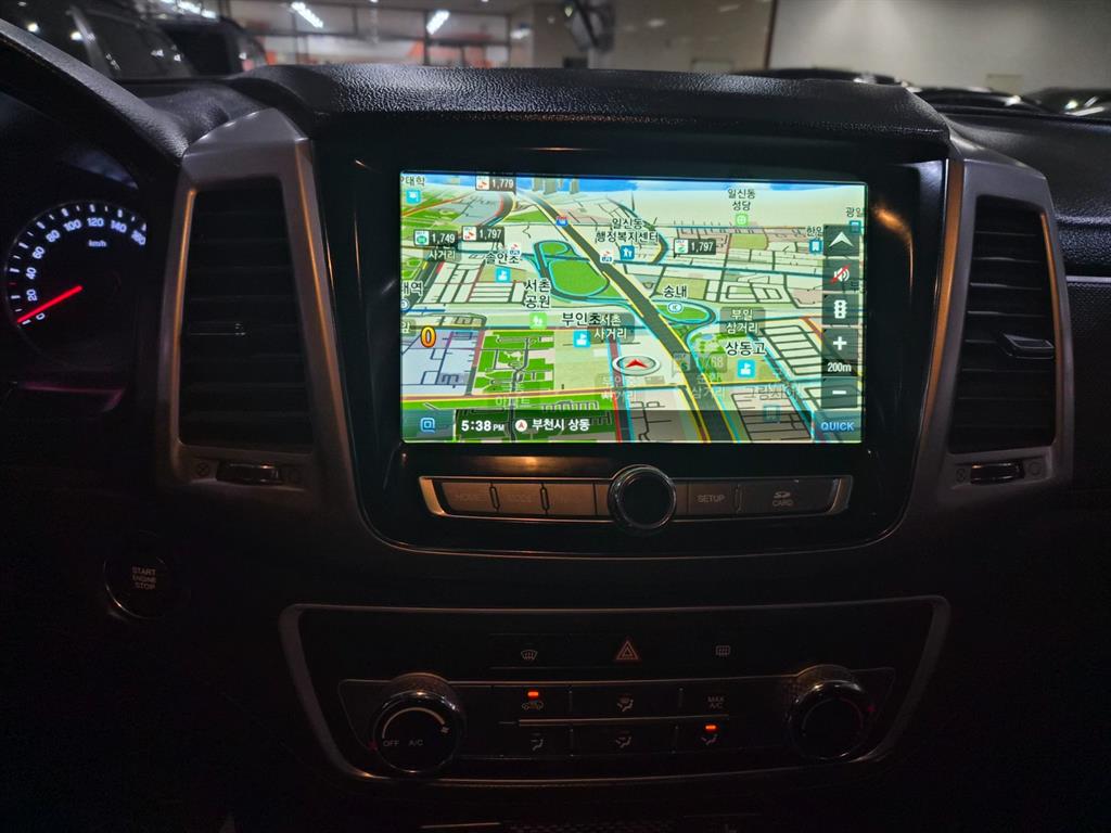 Ssangyong Rexton - Vista 10