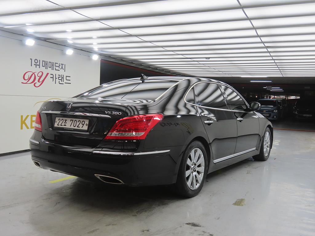 HYUNDAI Equus - Vista 4