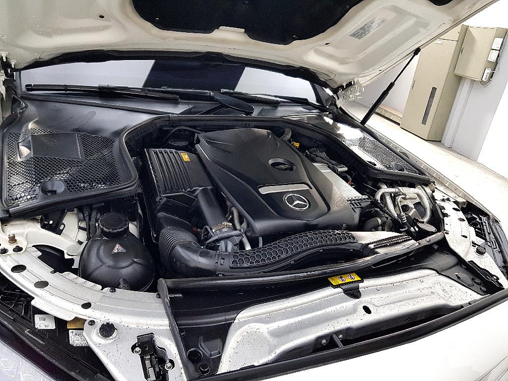 Mercedes Benz C Class - Vista 6