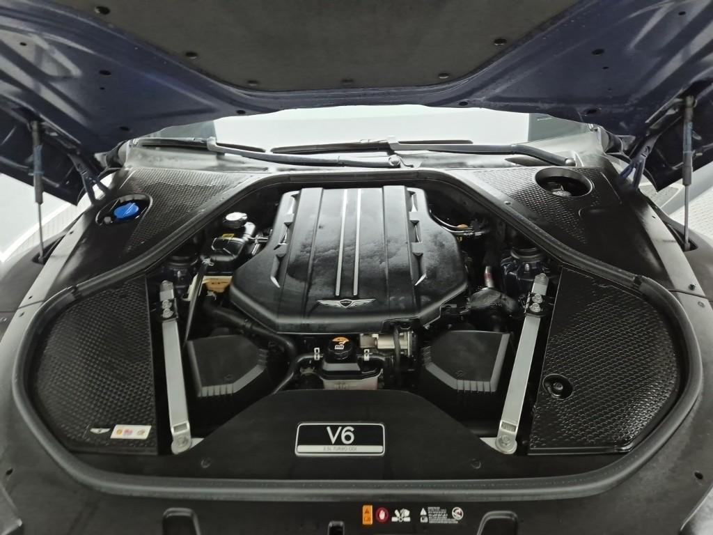 Genesis G90 - Vista 5