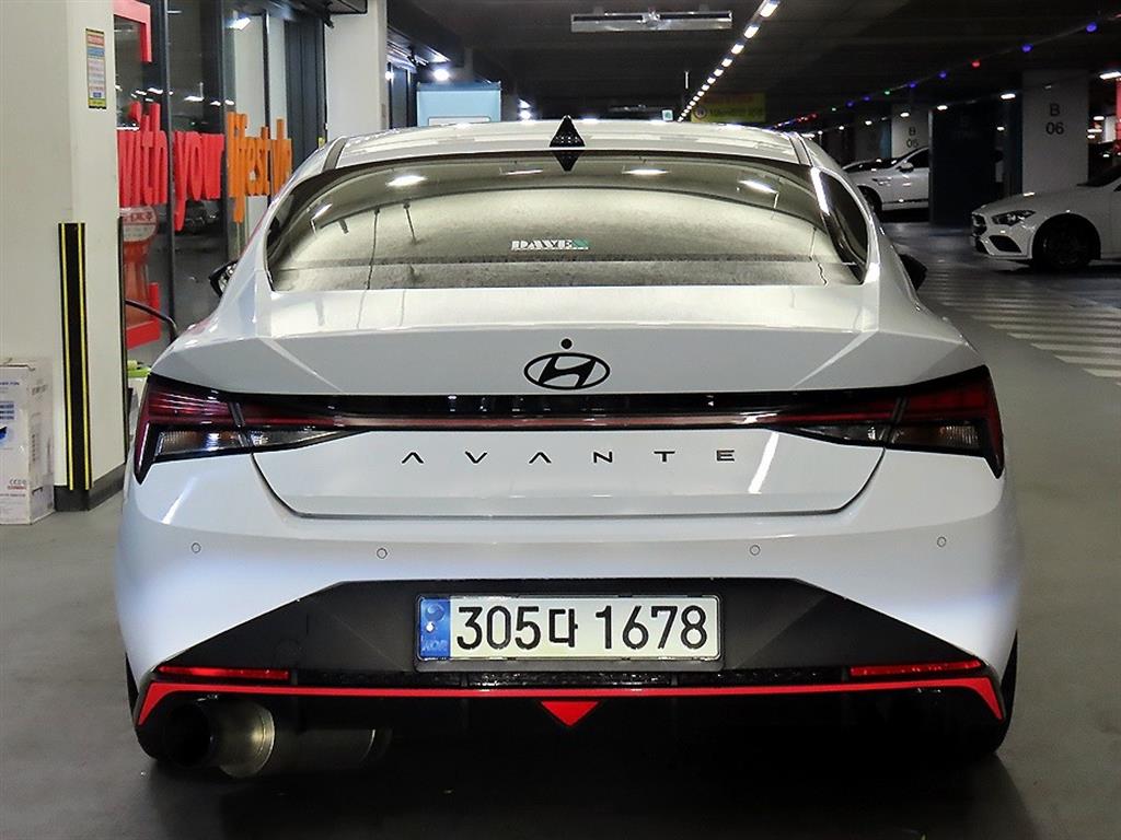 HYUNDAI Avante - Vista 5