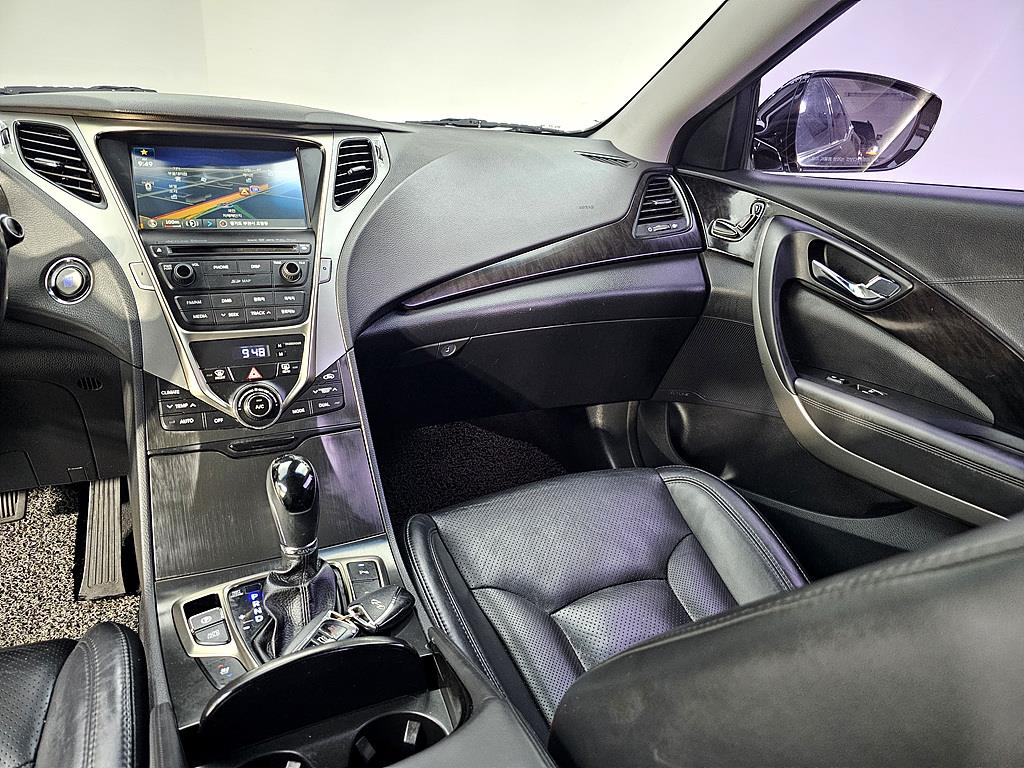 HYUNDAI Grandeur - Vista 10