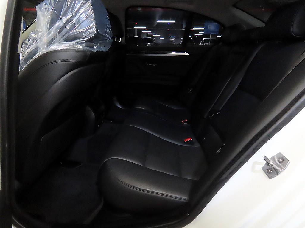 BMW 5 Series - Vista 7