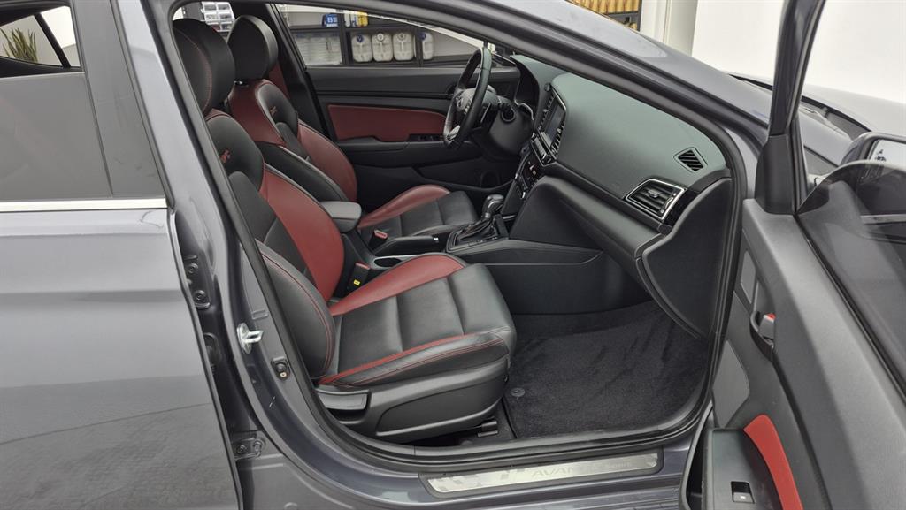 HYUNDAI Avante - Vista 8