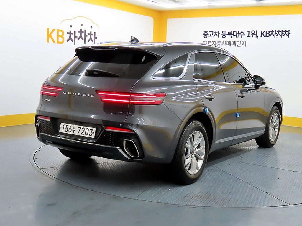 Genesis GV70 - Vista 4
