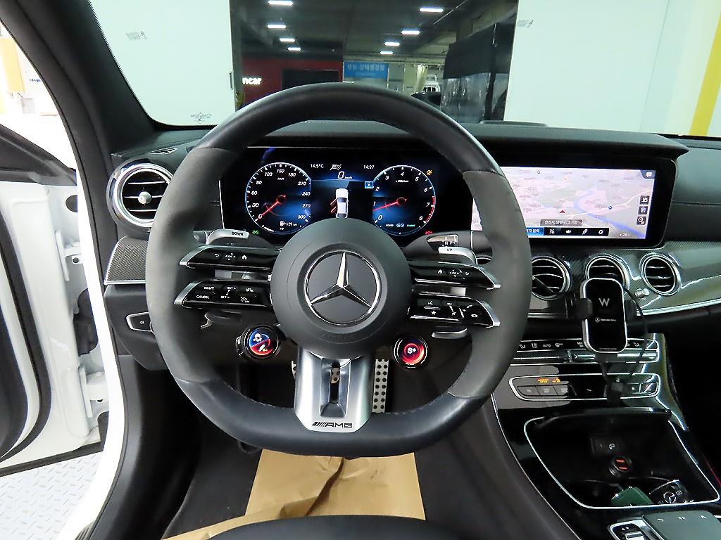 Mercedes Benz E class - Vista 9