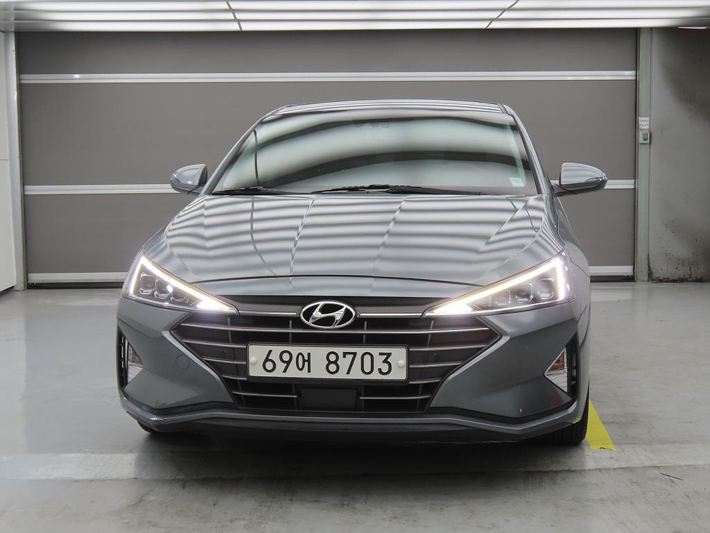 HYUNDAI Avante - Vista 2