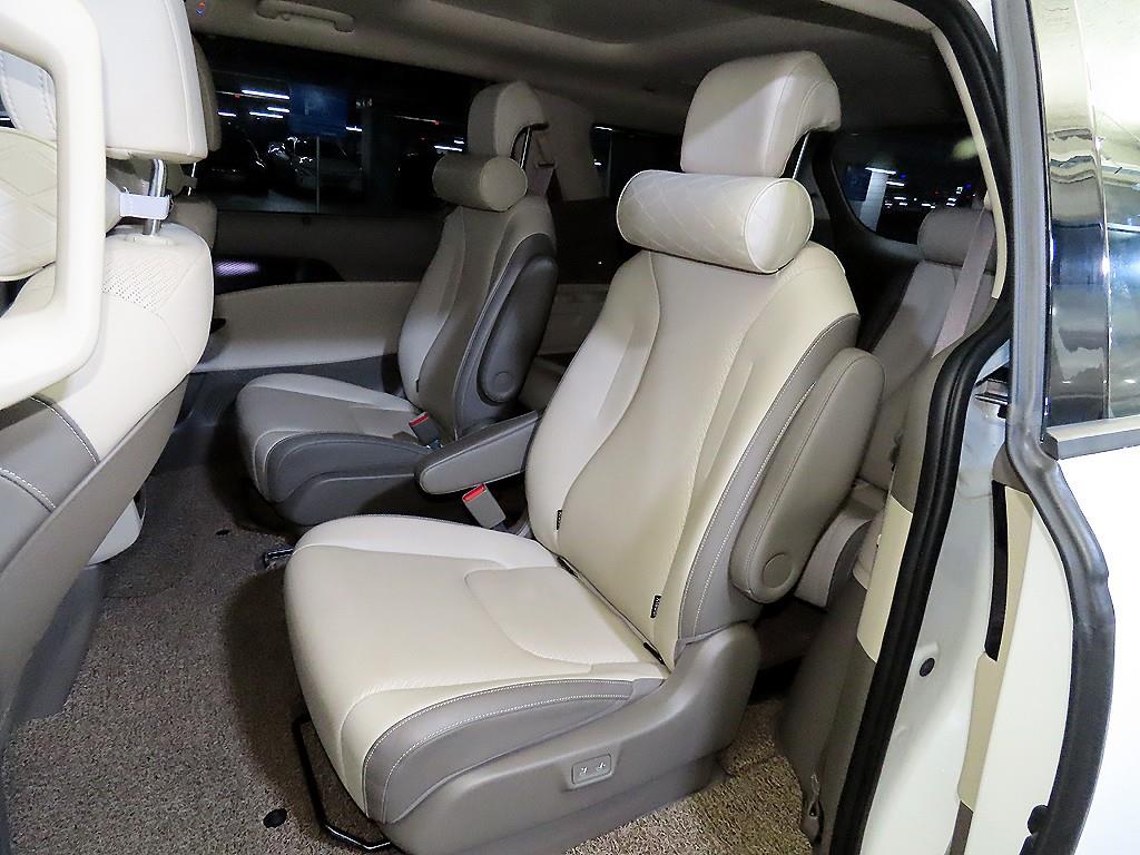 KIA Carnival - Vista 7