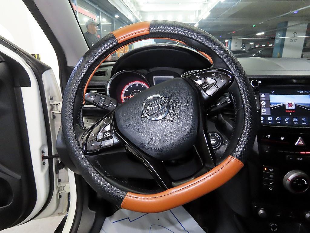 Ssangyong Tivoli - Vista 8