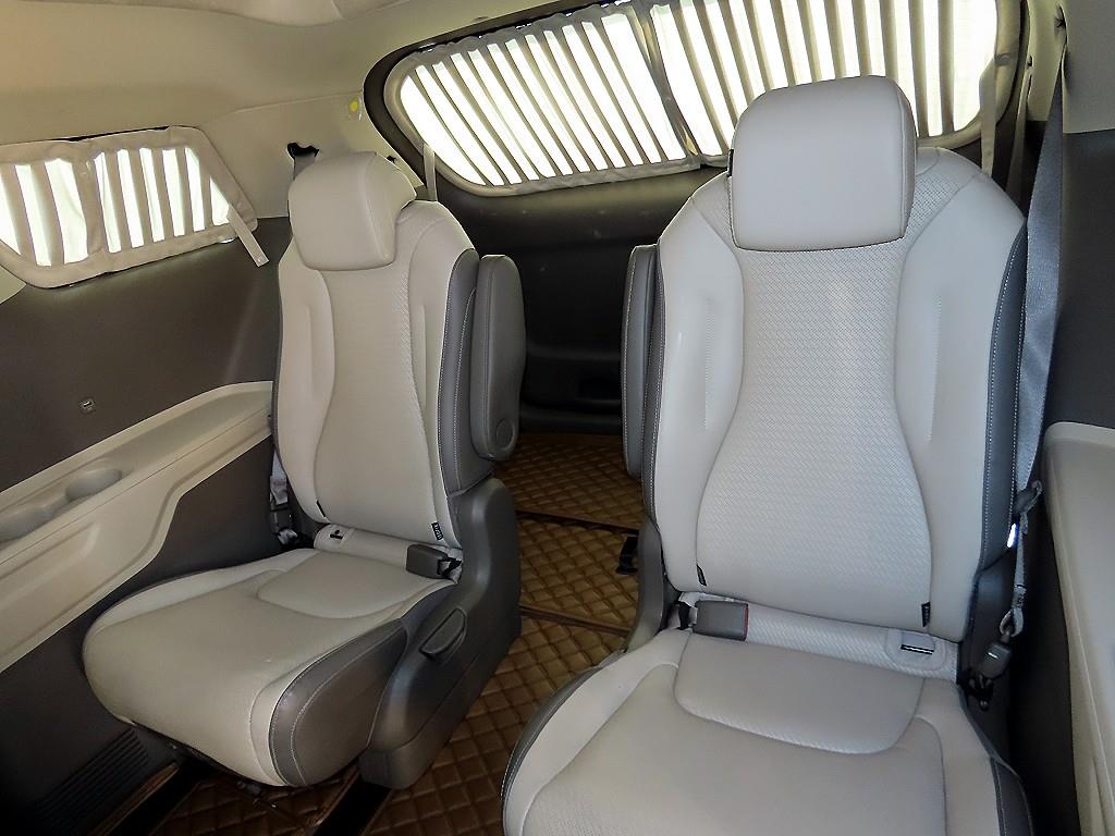 KIA Carnival - Vista 7