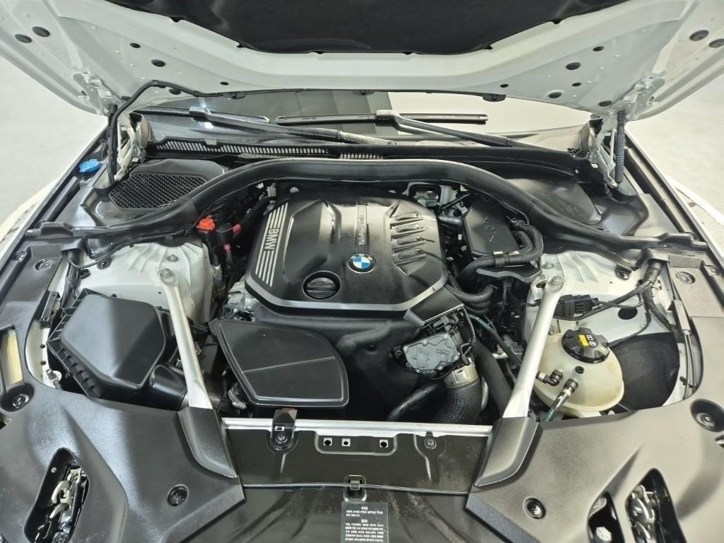 BMW 5 Series - Vista 5