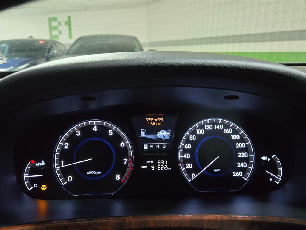 HYUNDAI Equus - Vista 9