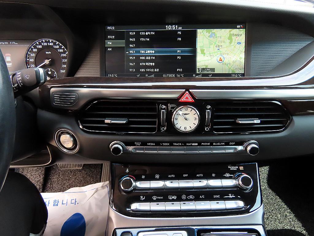 Genesis EQ900 - Vista 12