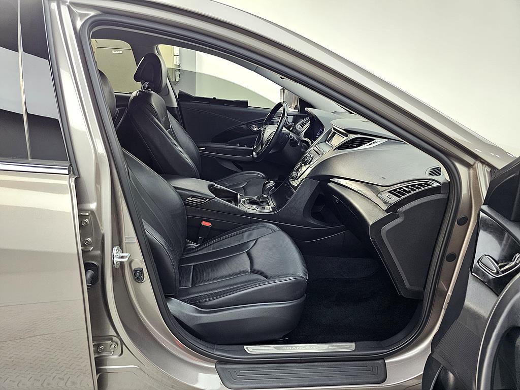 HYUNDAI Grandeur - Vista 11