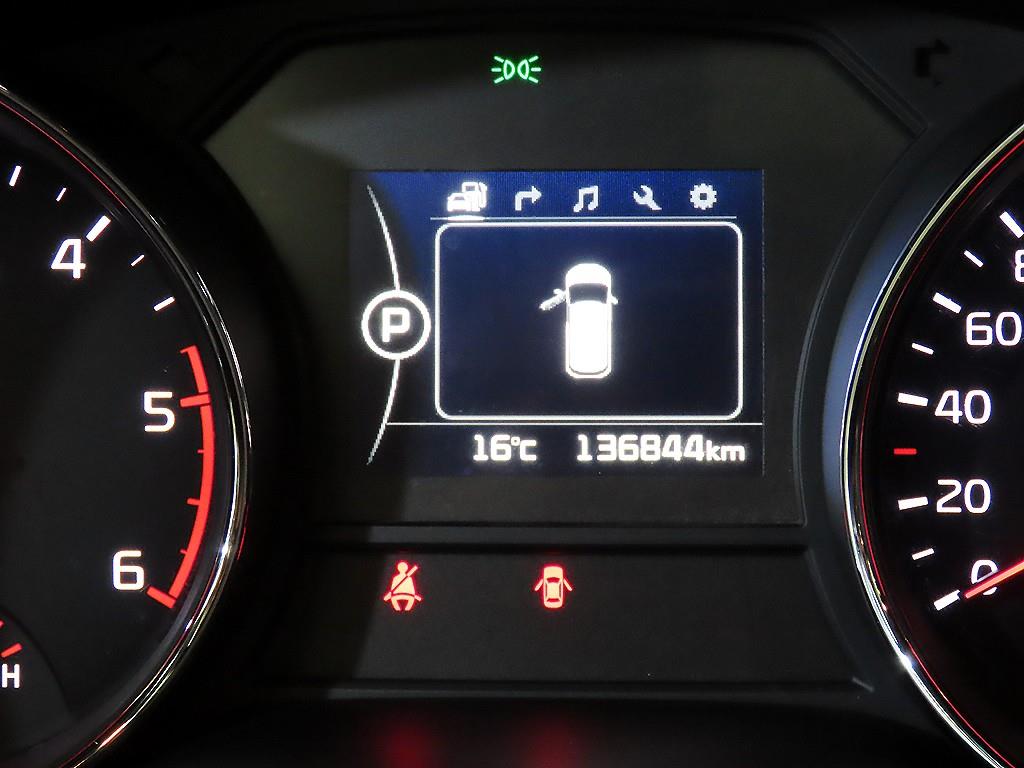 KIA Carnival - Vista 9