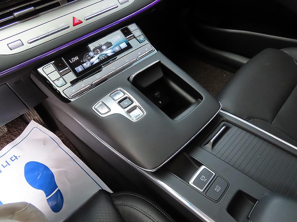 HYUNDAI Grandeur - Vista 10