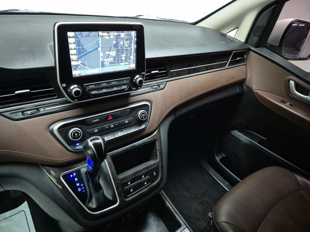 HYUNDAI Starex - Vista 10