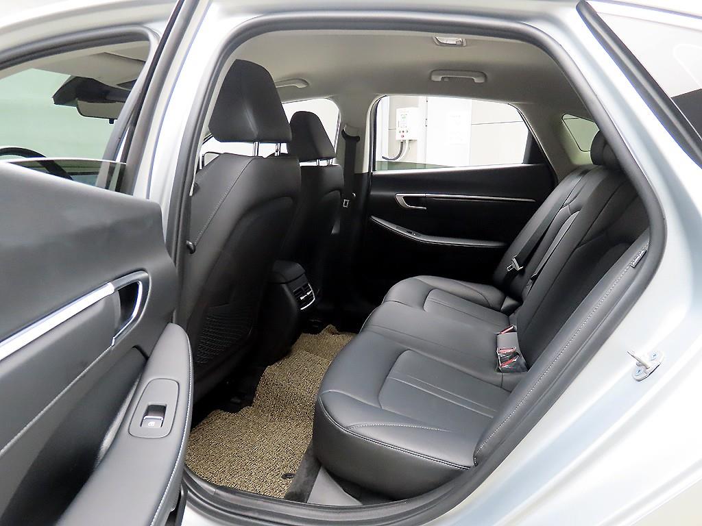 HYUNDAI Sonata - Vista 6